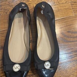 Women’s Michael Kors Black Patent and Genuine leather Toe Flats size 8.5